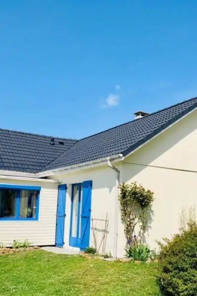 après hydrofuge coloré de toiture et façade à ménilles