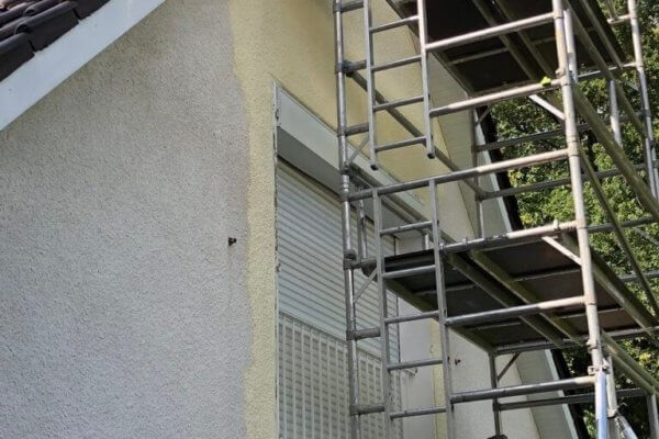 Entretien de façade : entre nettoyage et ravalement des murs - Atriome