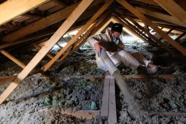 isolation des combles perdus par soufflage société atriome