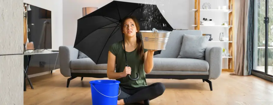 Infiltration toiture : que faire en urgence ? Guide 2026