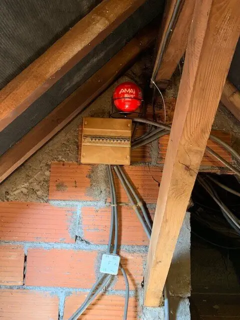Installation de boule extincteur automatique BEA 112 à Janvry