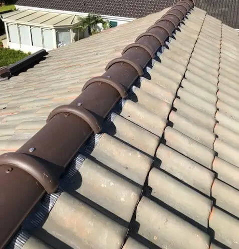 Remplacement de faîtage de toiture à Mennecy