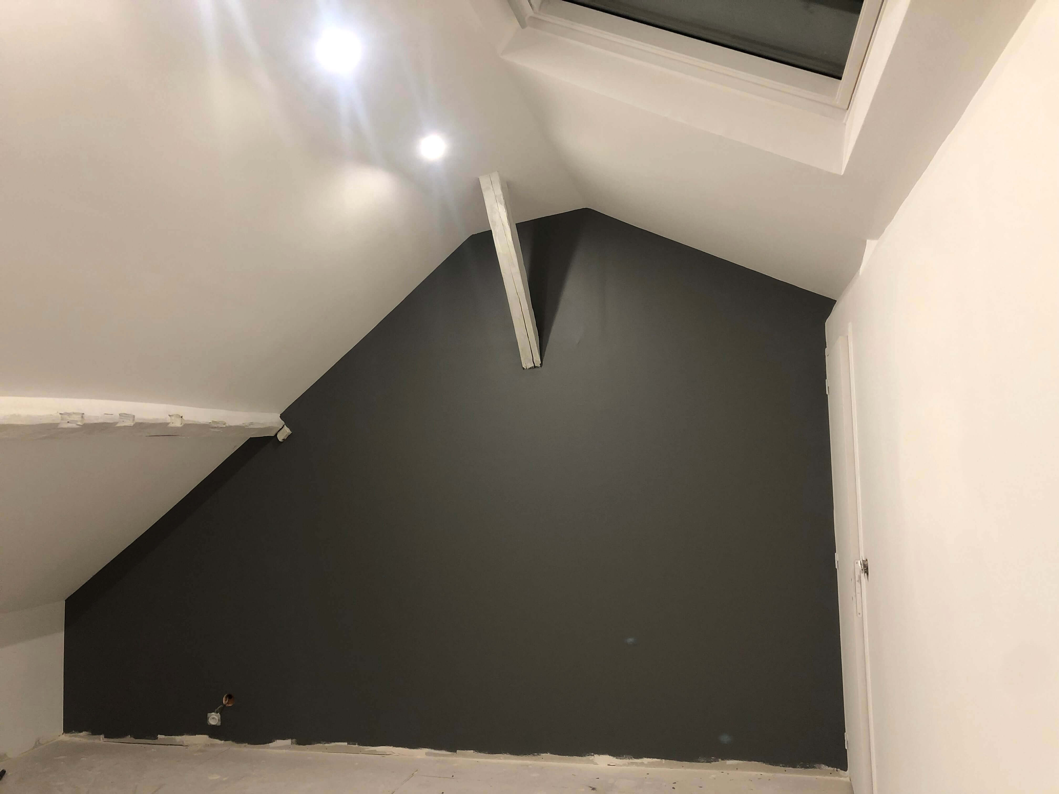 Rénovation d'une chambre avec peinture des murs et du plafond à Trappes