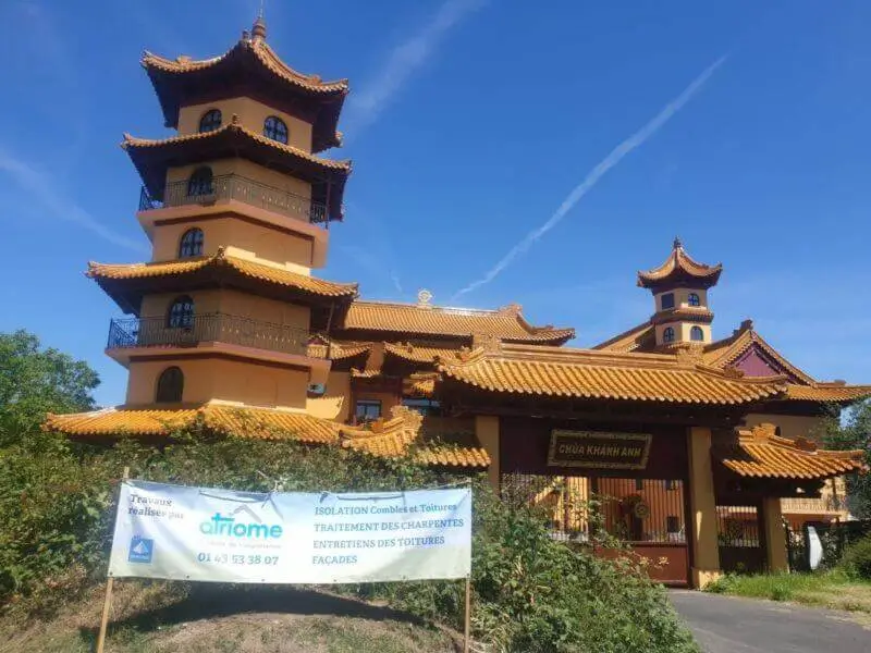 Traitement du bois de charpente par injection Pagode d'Evry
