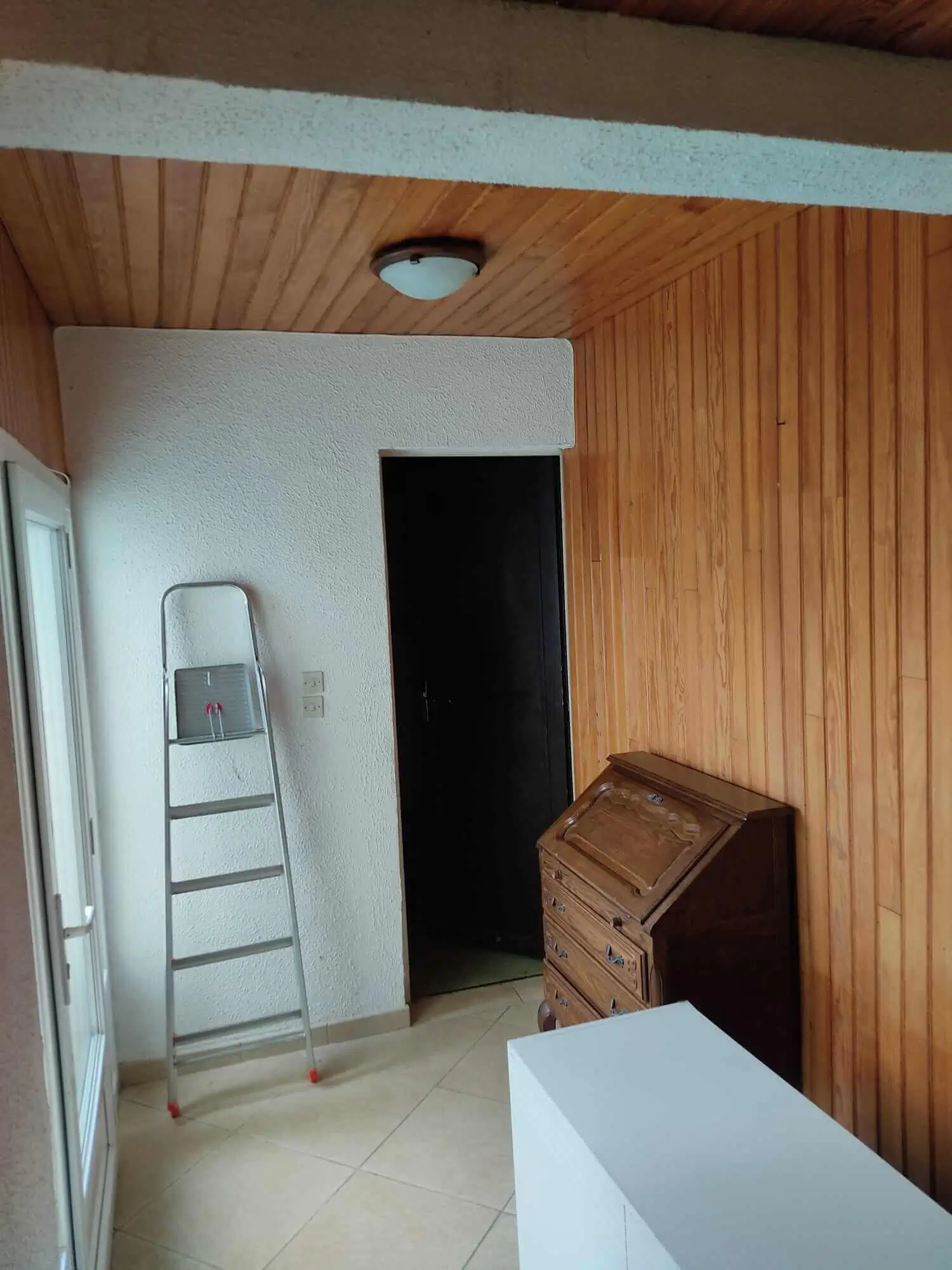 avant mise en peinture des murs interieurs maison