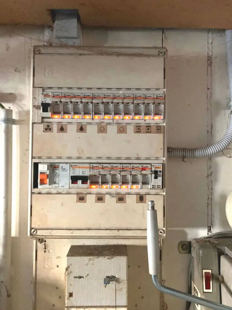 remplacement tableau electrique 78 atm