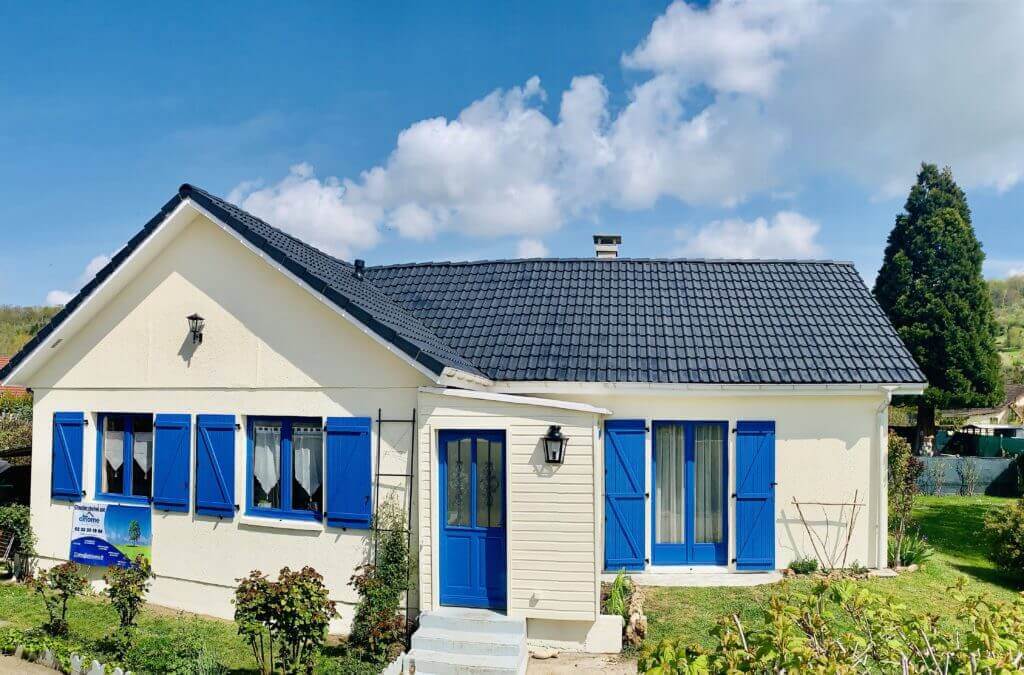 après hydrofuge coloré de toiture et façade à ménilles